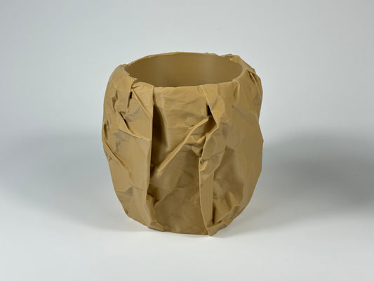 Zerknüllter Papier-Pflanztopf